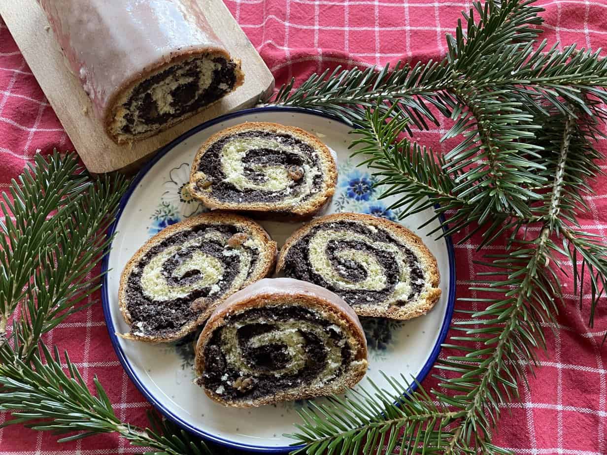 Homemade Polish Poppy Seed Roll Makowiec Recipe [+VIDEO]